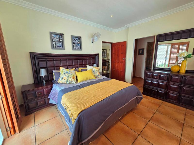 5 Bedroom Property for Sale in Golden Mile Western Cape